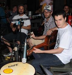 Foto de la galería: Sr. Bandeja: buena atención y excelente show de música brasileña