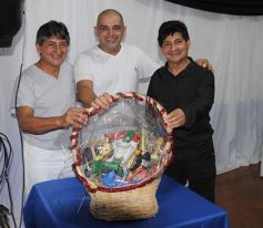 Foto de la galería: Los mellizos Villalba celebraron los 60 años con música, canto y baile hasta el amanecer