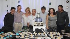 Foto de la galería: Los mellizos Villalba celebraron los 60 años con música, canto y baile hasta el amanecer