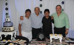 Foto de la galería: Los mellizos Villalba celebraron los 60 años con música, canto y baile hasta el amanecer