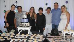 Foto de la galería: Los mellizos Villalba celebraron los 60 años con música, canto y baile hasta el amanecer