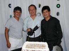 Foto de la galería: Los mellizos Villalba celebraron los 60 años con música, canto y baile hasta el amanecer