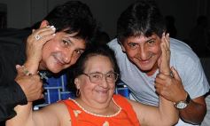 Foto de la galería: Los mellizos Villalba celebraron los 60 años con música, canto y baile hasta el amanecer