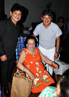 Foto de la galería: Los mellizos Villalba celebraron los 60 años con música, canto y baile hasta el amanecer