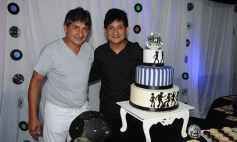 Foto de la galería: Los mellizos Villalba celebraron los 60 años con música, canto y baile hasta el amanecer