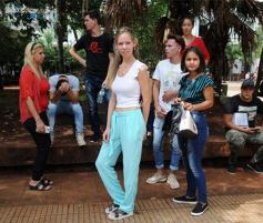 Foto de la galería: Brillo, alegría y ritmo: lanzaron los carnavales misioneros