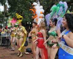 Foto de la galería: Brillo, alegría y ritmo: lanzaron los carnavales misioneros
