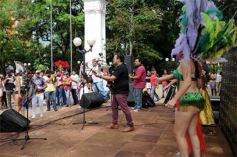 Foto de la galería: Brillo, alegría y ritmo: lanzaron los carnavales misioneros