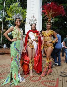 Foto de la galería: Brillo, alegría y ritmo: lanzaron los carnavales misioneros