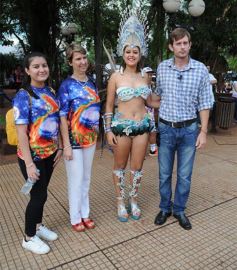 Foto de la galería: Brillo, alegría y ritmo: lanzaron los carnavales misioneros
