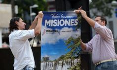 Foto de la galería: Brillo, alegría y ritmo: lanzaron los carnavales misioneros