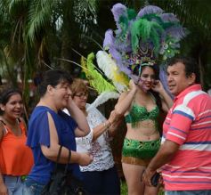 Foto de la galería: Brillo, alegría y ritmo: lanzaron los carnavales misioneros