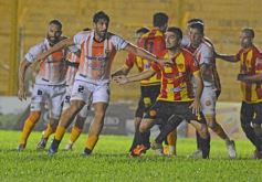 Foto de la galería: Copa Argentina: Crucero empató con Sarmiento y define en Chaco