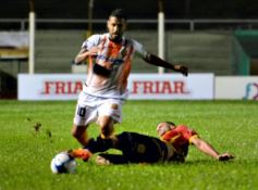 Foto de la galería: Copa Argentina: Crucero empató con Sarmiento y define en Chaco