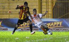 Foto de la galería: Copa Argentina: Crucero empató con Sarmiento y define en Chaco