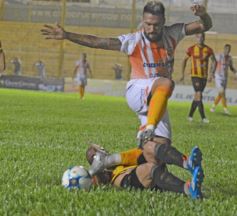 Foto de la galería: Copa Argentina: Crucero empató con Sarmiento y define en Chaco