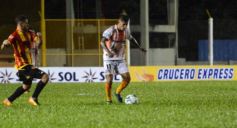 Foto de la galería: Copa Argentina: Crucero empató con Sarmiento y define en Chaco