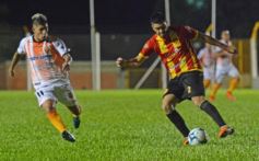 Foto de la galería: Copa Argentina: Crucero empató con Sarmiento y define en Chaco