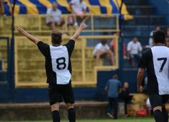 Foto de la galería: El Decano debutó con un triunfo sobre Mitre en el Federal C