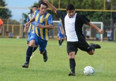 Foto de la galería: El Decano debutó con un triunfo sobre Mitre en el Federal C