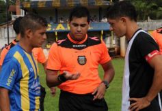 Foto de la galería: El Decano debutó con un triunfo sobre Mitre en el Federal C