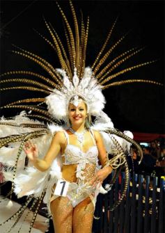 Foto de la galería: San Ignacio vivió la final del carnaval misionero: las mejores fotos