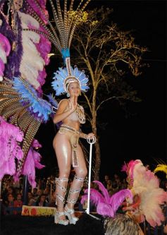 Foto de la galería: San Ignacio vivió la final del carnaval misionero: las mejores fotos