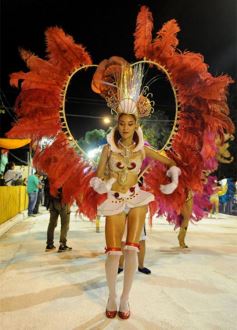 Foto de la galería: San Ignacio vivió la final del carnaval misionero: las mejores fotos