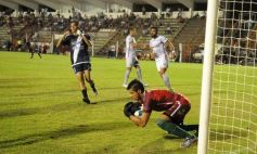 Foto de la galería: Dura caída de Guaraní ante San Jorge: quedó al borde del descenso