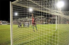 Foto de la galería: Dura caída de Guaraní ante San Jorge: quedó al borde del descenso