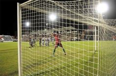 Foto de la galería: Dura caída de Guaraní ante San Jorge: quedó al borde del descenso