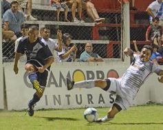 Foto de la galería: Dura caída de Guaraní ante San Jorge: quedó al borde del descenso