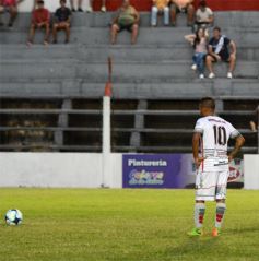 Foto de la galería: Dura caída de Guaraní ante San Jorge: quedó al borde del descenso