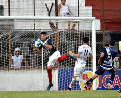 Foto de la galería: Dura caída de Guaraní ante San Jorge: quedó al borde del descenso