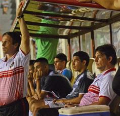 Foto de la galería: Descenso y derrota para Guaraní: uno de los días más tristes para La Franja