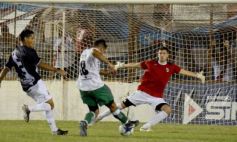 Foto de la galería: Descenso y derrota para Guaraní: uno de los días más tristes para La Franja