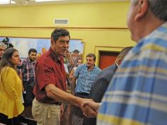 Foto de la galería: Banco Macro y el Gobierno firmaron un convenio para financiar la construcción de casas de madera