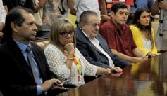 Foto de la galería: Banco Macro y el Gobierno firmaron un convenio para financiar la construcción de casas de madera