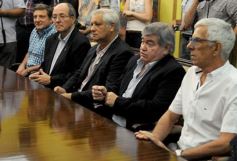 Foto de la galería: Banco Macro y el Gobierno firmaron un convenio para financiar la construcción de casas de madera