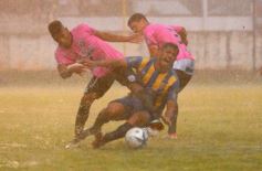 Foto de la galería: El día en que Mitre y el Deca no pudieron con la lluvia