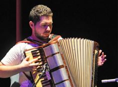 Foto de la galería: A puro chamamé: Día del Acordeonista y homenaje a Nini Flores en el Teatro Lírico