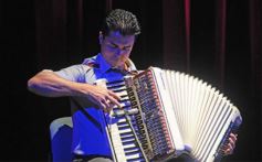 Foto de la galería: A puro chamamé: Día del Acordeonista y homenaje a Nini Flores en el Teatro Lírico