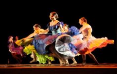 Foto de la galería: A puro chamamé: Día del Acordeonista y homenaje a Nini Flores en el Teatro Lírico