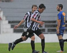 Foto de la galería: Mitre pasó a semifinales del Federal C: derrotó al Deca por penales