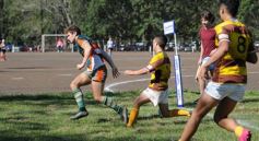 Foto de la galería: Tacurú-Lomas: el futuro del rugby misionero en acción