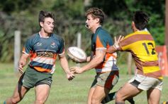 Foto de la galería: Tacurú-Lomas: el futuro del rugby misionero en acción