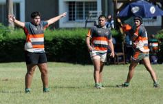 Foto de la galería: Tacurú-Lomas: el futuro del rugby misionero en acción