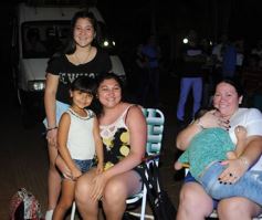 Foto de la galería: Los Alonsitos transformaron a la plaza en una fiesta chamamecera