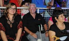 Foto de la galería: Los Alonsitos transformaron a la plaza en una fiesta chamamecera