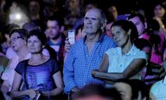 Foto de la galería: Los Alonsitos transformaron a la plaza en una fiesta chamamecera